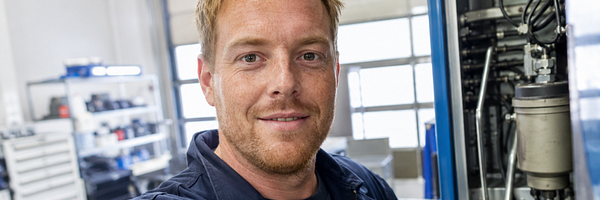 https://api.synergiejobs.be/Technieker aan het werk